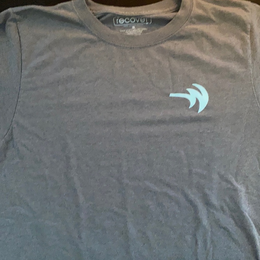 Men’s light gray t-shirt